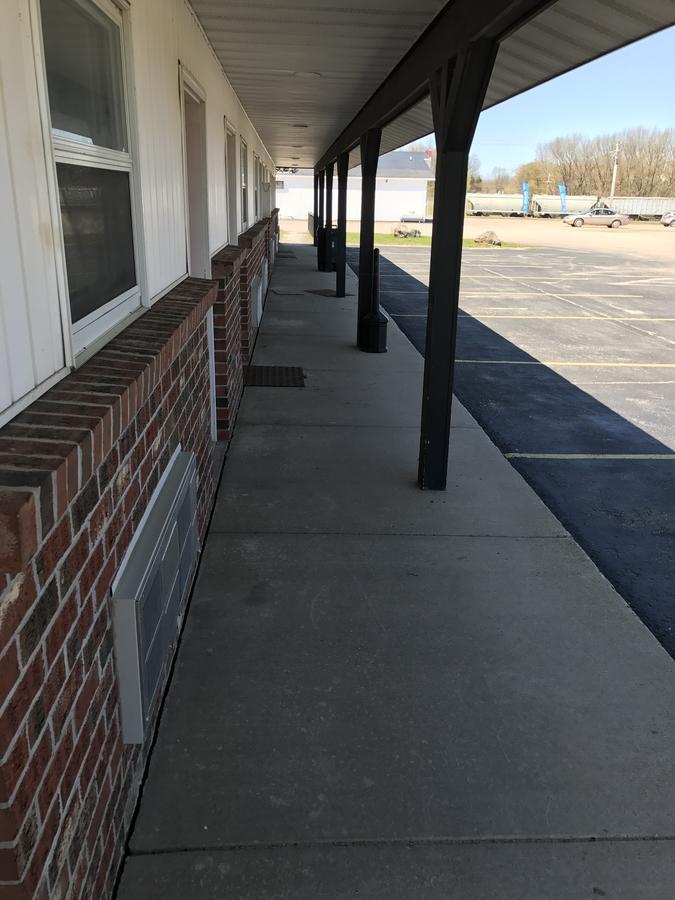 Exxon Quik Stop & Motel Wausaukee Εξωτερικό φωτογραφία